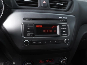 Хетчбэк Kia Rio 2016 года, 1320000 рублей, Ростов-на-Дону