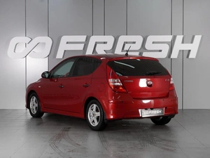 Хетчбэк Hyundai i30 2010 года, 799000 рублей, Красный Пахарь