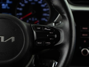 Седан Kia Rio 2022 года, 1348055 рублей, Москва