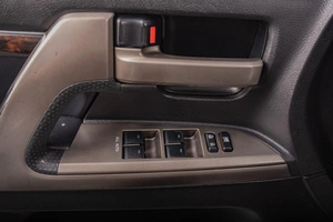 Внедорожник Toyota Land Cruiser 2011 года, 3359000 рублей, Томск