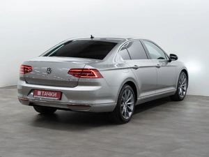 Седан Volkswagen Passat 2016 года, 1990000 рублей, Красноярск