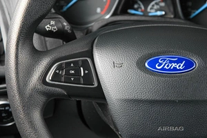 Седан Ford Focus 2015 года, 899000 рублей, Тюмень
