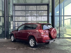 Внедорожник Toyota RAV4 2010 года, 1850000 рублей, Уфа