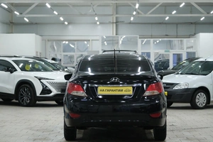 Седан Hyundai Solaris 2011 года, 759000 рублей, Омск