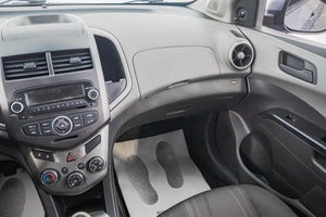 Седан Chevrolet Aveo 2014 года, 549000 рублей, Барнаул