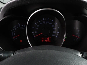 Хетчбэк Kia Rio 2016 года, 830000 рублей, Красный Пахарь