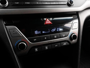 Седан Hyundai Elantra 2017 года, 1379000 рублей, Тюмень