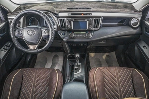 Внедорожник Toyota RAV4 2016 года, 2399000 рублей, Барнаул