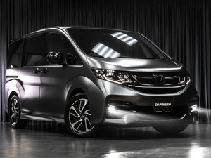 Минивэн Honda Stepwgn Spada 2016 года, 2355000 рублей, Тюмень