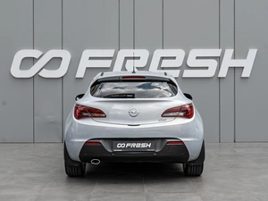 Хетчбэк Opel Astra GTC 2011 года, 740000 рублей, Краснодар