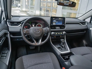 Внедорожник Toyota RAV4 2020 года, 2955000 рублей, Санкт-Петербург