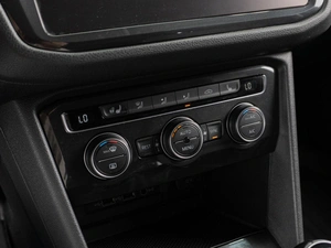 Внедорожник Volkswagen Tiguan 2019 года, 1849000 рублей, Тюмень