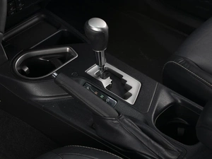 Внедорожник Toyota RAV4 2017 года, 2790000 рублей, Омск