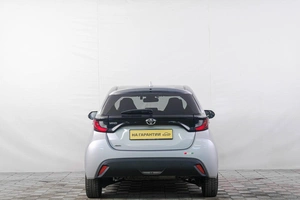 Хетчбэк Toyota Yaris 2021 года, 1439000 рублей, Кемерово