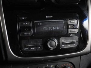 Седан Renault Logan 2017 года, 859000 рублей, Воронеж