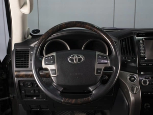Внедорожник Toyota Land Cruiser 2011 года, 4350000 рублей, Омск