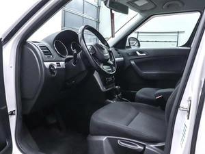 Внедорожник Skoda Yeti 2013 года, 849000 рублей, Красноярск
