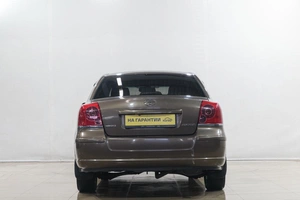 Седан Toyota Avensis 2005 года, 749000 рублей, Новокузнецк