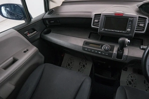 Минивэн Honda Freed 2009 года, 899000 рублей, Красноярск
