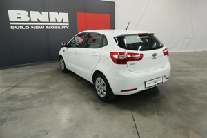Хэтчбек Kia Rio 2012 года, 1085000 рублей, Курск