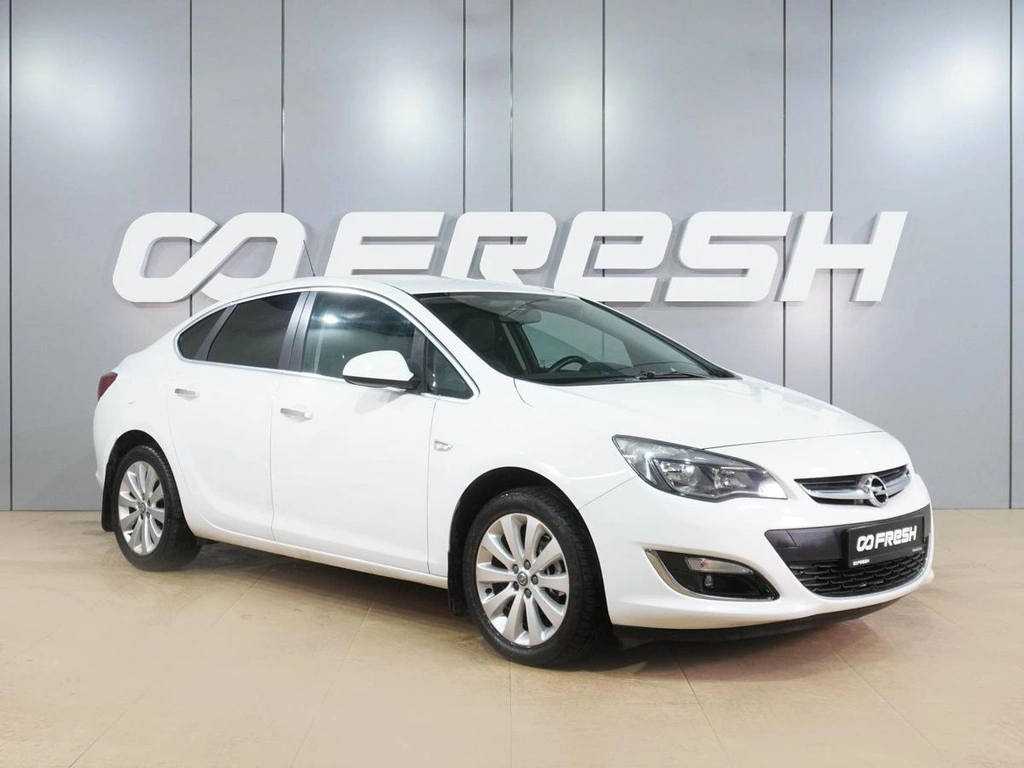 Седан Opel Astra 2013 года, 849000 рублей, Воронеж
