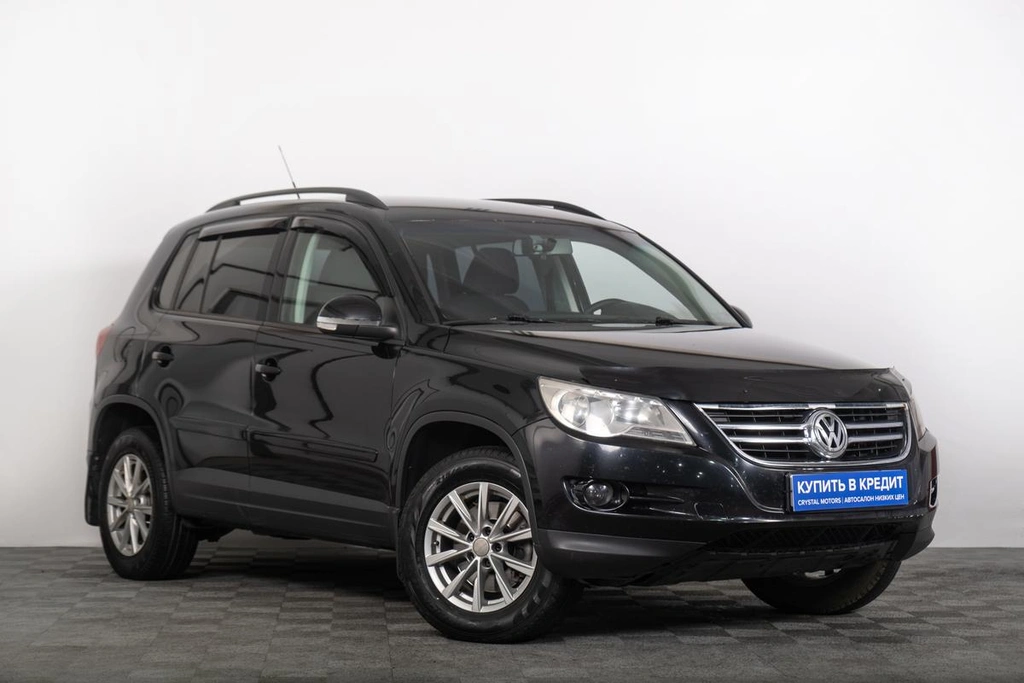 Внедорожник Volkswagen Tiguan 2010 года, 1099000 рублей, Томск
