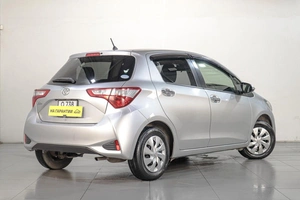 Хетчбэк Toyota Vitz 2019 года, 1189000 рублей, Челябинск