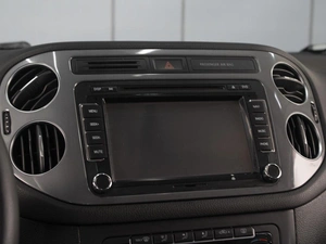 Внедорожник Volkswagen Tiguan 2013 года, 880000 рублей, Омск