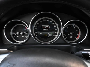Седан Mercedes-benz E-класс 2015 года, 1639000 рублей, Кирилловка