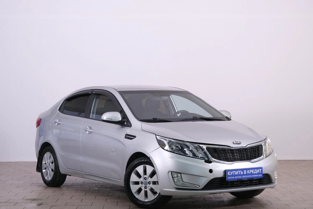 Седан Kia Rio 2014 года, 699000 рублей, Омск