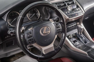Внедорожник Lexus NX 2018 года, 3399000 рублей, Томск
