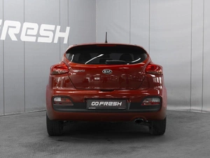 Хетчбэк Kia Ceed 2013 года, 820000 рублей, Омск