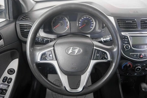 Седан Hyundai Solaris 2013 года, 869000 рублей, Кемерово