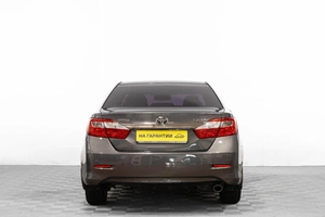Седан Toyota Camry 2012 года, 1599000 рублей, Барнаул