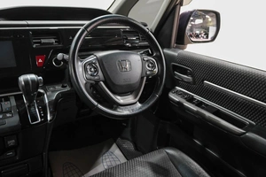 Минивэн Honda Stepwgn Spada 2015 года, 1799000 рублей, Новокузнецк