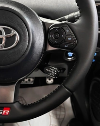 Хетчбэк Toyota Prius PHV 2018 года, 2357000 рублей, Красноярск