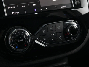 Внедорожник Renault Captur 2020 года, 1900000 рублей, Омск