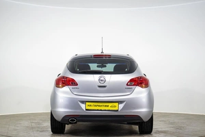 Хетчбэк Opel Astra 2012 года, 699000 рублей, Оренбург