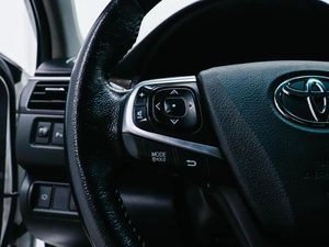 Седан Toyota Camry 2014 года, 2010000 рублей, Красноярск