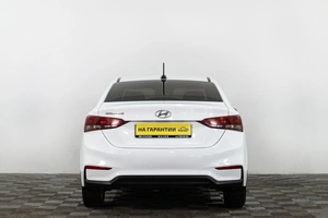 Седан Hyundai Solaris 2018 года, 1329000 рублей, Сургут