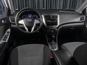 Седан Hyundai Solaris 2011 года, 819000 рублей, Тюмень
