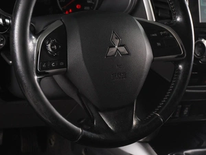 Пикап Mitsubishi L200 2016 года, 2019000 рублей, Красный Пахарь