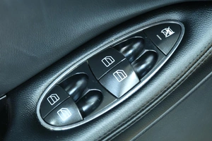 Седан Mercedes-benz CLS-класс 2010 года, 2449000 рублей, Омск
