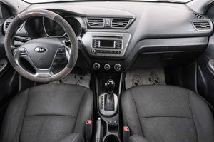 Хетчбэк Kia Rio 2016 года, 1079000 рублей, Красноярск