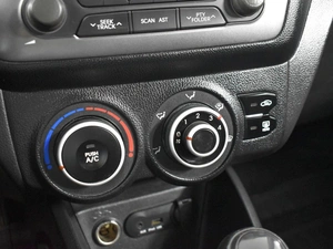 Седан Kia Rio 2012 года, 699900 рублей, Казань