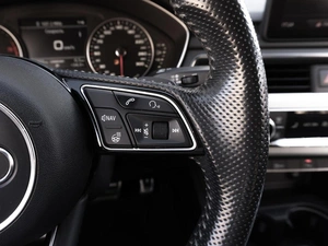 Седан Audi A4 2017 года, 2999000 рублей, Саратов