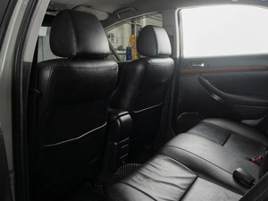 Седан Toyota Avensis 2006 года, 950000 рублей, Тюмень
