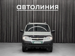 Внедорожник Chevrolet Niva 2017 года, 760000 рублей, Красноярск