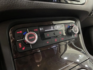 Внедорожник Volkswagen Touareg 2013 года, 1987000 рублей, Солонцы