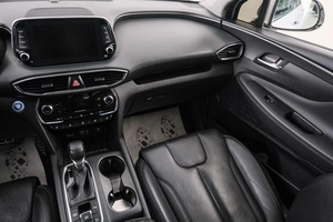 Внедорожник Hyundai Santa Fe 2018 года, 2699000 рублей, Красноярск